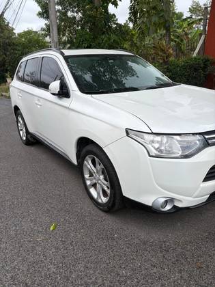 MITSUBISHI OUTLANDER 2.0 16V GASOLINA 4P AUTOMÁTICO MITSUBISHI OUTLANDER 2.0 16V GASOLINA 4P AUTOMÁTICO